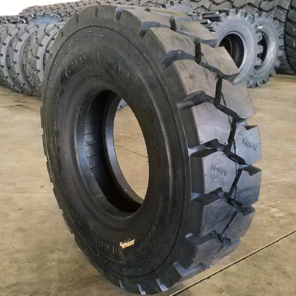 Forklift pneumatic tires